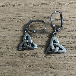 Elegant Silver trinity knot Earrings